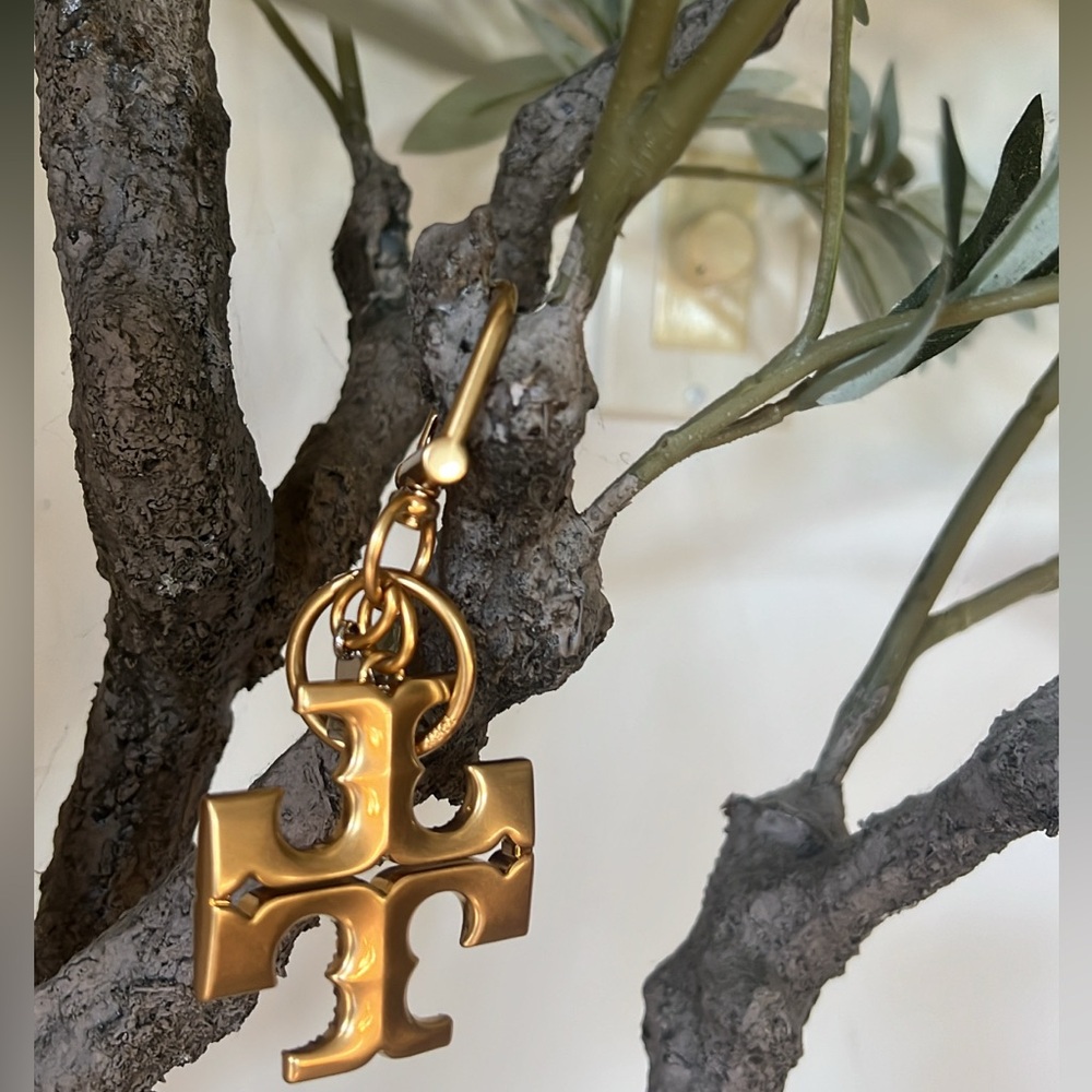 Tory Burch Kira Pave Star Logo Key Charm - Picture 4 of 4